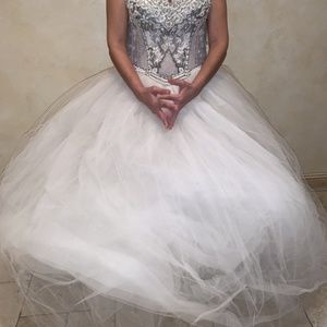 Wedding dress